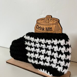 Ready to Ship - Drinking mitt, Beer Mitt, Crochet Beer Mitt, Beer Can Cozy, Beer Mitten, Beer Glove, Beer Can Bottle Holder, Drink Mitten