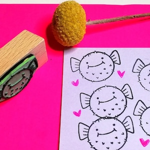 Stempel Kugelfisch, Gute Laune Stempel, Tier Stempel, Stempel kawaii, Holzstempel süßer Fisch, Stempel Butllet Journal süßer Kugelfisch