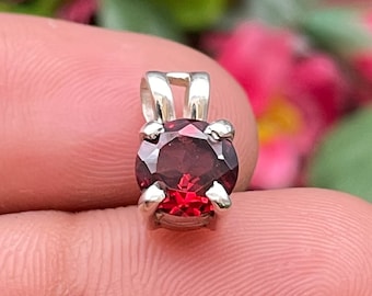 Pendentif fait main en argent sterling 925 avec grenat rouge