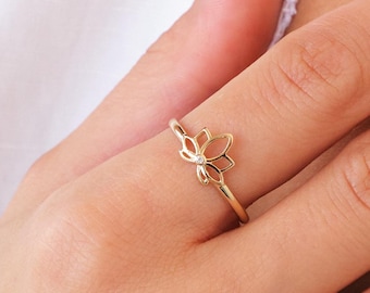 14K Gold Lotus Ring, Lotus Flower Ring, Dainty Gold Ring, Minimalist Ring, Meditation Ring, Stacking Ring, Lotus Floral Jewelry, Gift Mom