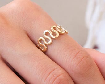 14K Gold Wavy Ring, Snake Gold Ring, Minimal Statement Ring, Modern Gold Ring, Dainty Everyday Gold Jewelry Gift for Her