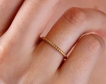 14K Solid Gold Twist Ring, Rope Style Twisted Gold Ring, Dainty Stacking Ring, Simple Delicate Stack Twist Ring, Thin Twist Wedding Band
