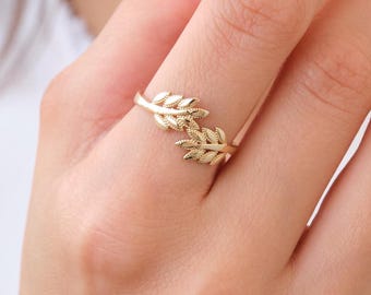 14K Gold Leaf Ring, Dainty Nature Inspired Ring, Minimal Gold Band, Botanical Leaf Ring, Stacking Ring Gift for Her