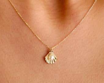 14K Gold Seashell Pearl Necklace, Gold Shell Pendant, Dainty Gold Bridesmaid, Gift For Her, Charm Necklace ,Minimal Fashion Summer