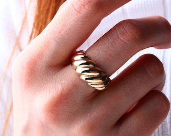 14K Gold Dome Croissant Ring, Dome Ring, Large Bubble Ring, Bold Croissant Ring, Dainty Twist Dome Ring, Delicate Dome Ring, Statement Ring