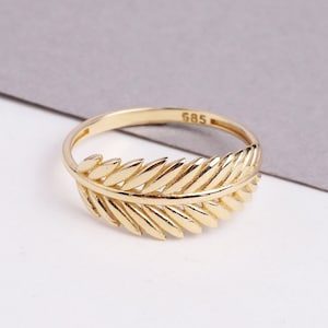 14K Solid Gold Laurel Ring, Laurel Wreath Ring, Leaf Branch Ring, Dainty Ring, Vine Ring Band, Leaf Design Ring, Dainty Stacking Ring