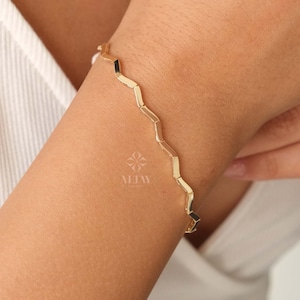 14K gouden golfarmband, golfmanchetarmband, gedraaide draad stapelarmband, gepersonaliseerd afstudeercadeau, geometrische zigzagarmband