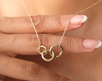 14K Gold Three Circle Necklace, Three Interlocking Pendant Necklace, Triple Circle Necklace, Linked Eternity Circles, Entwined Family Charm