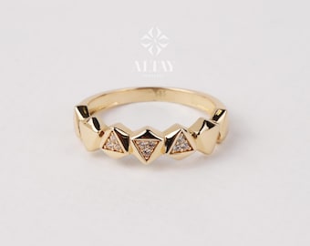 14K Gold Triangle Textured Band Ring, Geometric Pattern Wedding Ring, Engravable Matching Ring, Dainty Pointer Ring, Statement Edge Band