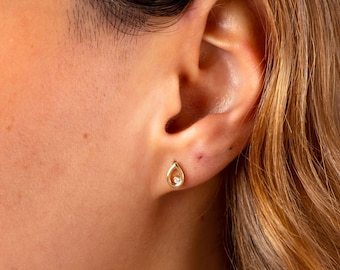 14K Gold CZ Diamond Pear Stud Earrings, Tear Drop Earrings, Tragus Stud, Open Circle Studs, Geometric Earrings, Solid Gold Earrings