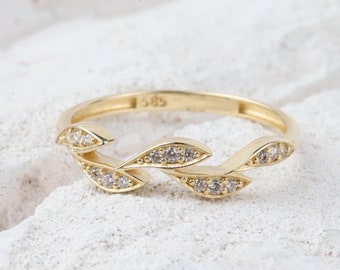 14K Gold Leaf Branch Ring, Gold Leaf Twig Ring, Gold Vine Ring, Layering Ring, Vine Ring, Laurel Ring, Nature Jewelry, Tree Ring, Wife Ring