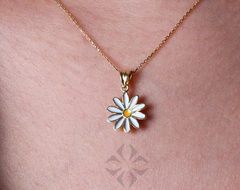 14K Gold Daisy Necklace, Gold Flower Pendant, Yellow and White Enamel Choker, Gift for Her, Daisy Charm, Dainty Everyday Daisy Jewelry