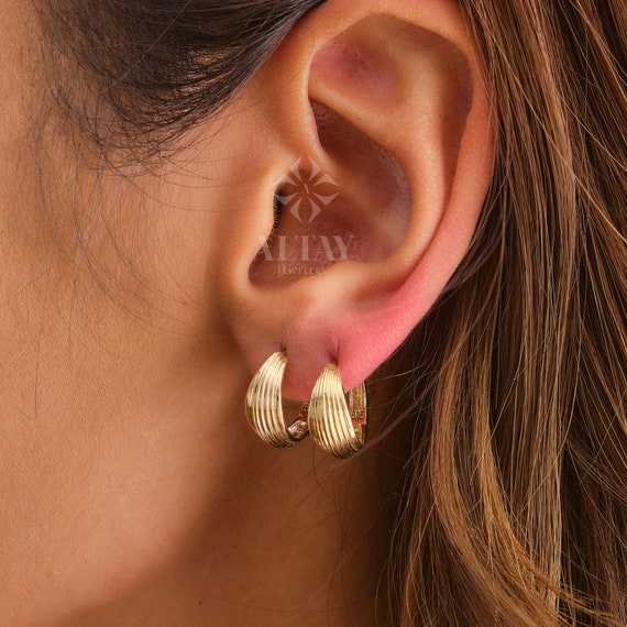 14K Gold Dome Huggie Earrings, Ribbed Huggie Hoop Earrings, Gold Dome Hoops, Unique Hoop Earring, Lined Gold Hinged Hoop Earring, Gift Her