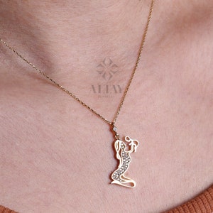 14K Gold Mother and Child Necklace, Family Pendant, Mother and Baby Charm, Mothers Day Gift, New Mom Gift, Valentines Day, Gift for Her