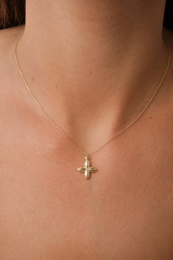 14K Gold Clover Necklace, Diamond Cut Quatrefoil Pendant, Minimal Gold Lucky Charm, Elegant Everyday Gold Necklace Gift