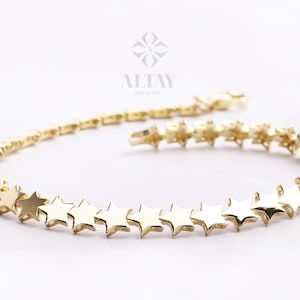 Armband i 14 karat guld med stjärnor, armband med flera stjärnor i guld, eleganta himmelska smycken, minimalistiskt stjärnberlockarmband, jubileumspresent till henne