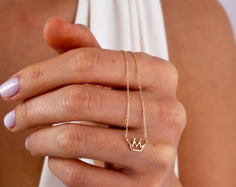 14K Gold Crown Necklace, Dainty Queen Pendant, Minimalist Real Gold Charm Necklace, Cute Everyday Jewelry, Gift for Her