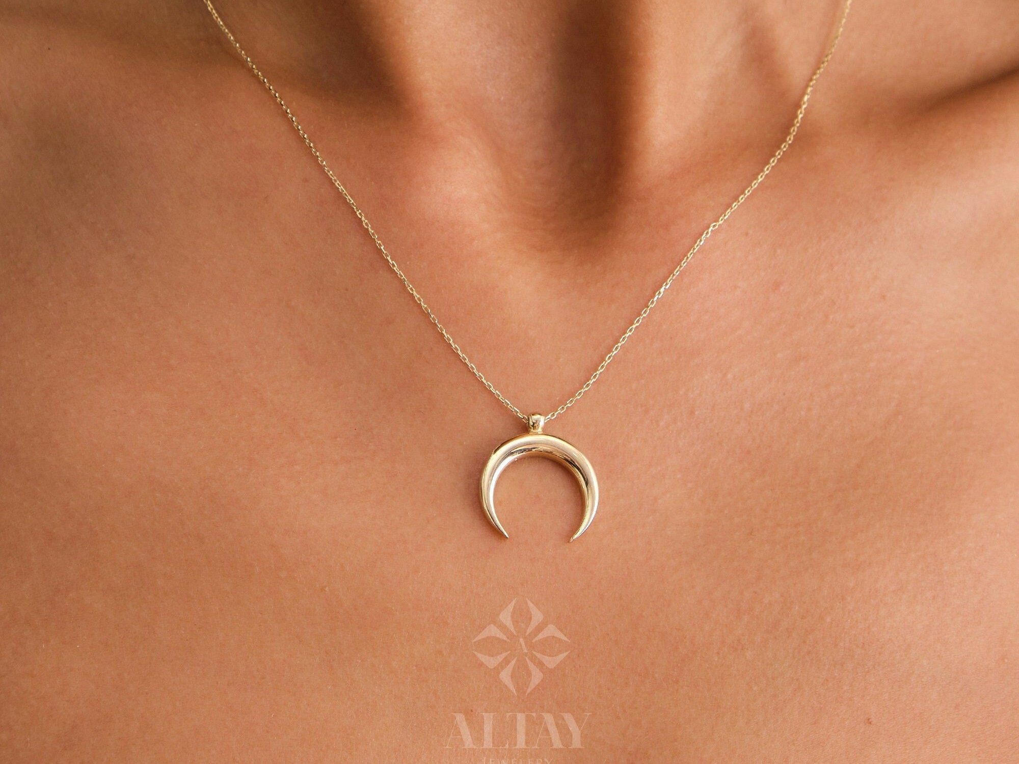 Ciondolo luna d'oro, collana luna crescente, fascino celeste, regalo per lei,  notte di ballo, 9K,14K,18K, regalo di anniversario, regalo di compleanno -   Italia