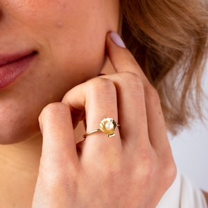 14K Gold Seashell Pearl Ring, Gold Shell Ring, Dainty Gold Bridesmaid ...
