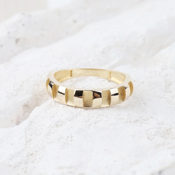 14K Gold Ribbed Dome Band Ring, Chunky Dome Ring, Stackable Gold Band, Half Eternity Dome Statement Ring, Gold Thick Band Ring, Gift For Her