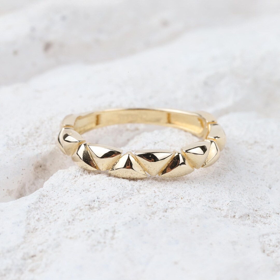 14K Gold Triangle Textured Band Ring, Geometric Pattern Wedding Ring ...