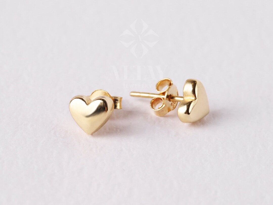 Shell Mini Heart Earrings main image 0