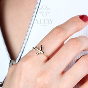 14K Gold Airplane Ring, Aviation Gifts, Plane Gold Ring, Female Pilot Gift, Travel Lover Ring, Minimal Flight Attendant Ring, Gift for Her