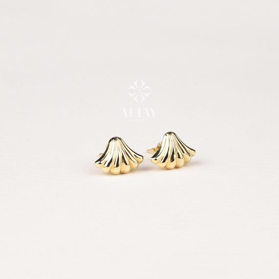 14K Gold Seashell Stud Earrings, Dainty Shell Earrings, Gold Shell Studs, Tiny Sea Shell Earrings, Beach Jewelry, Cute Little Stud
