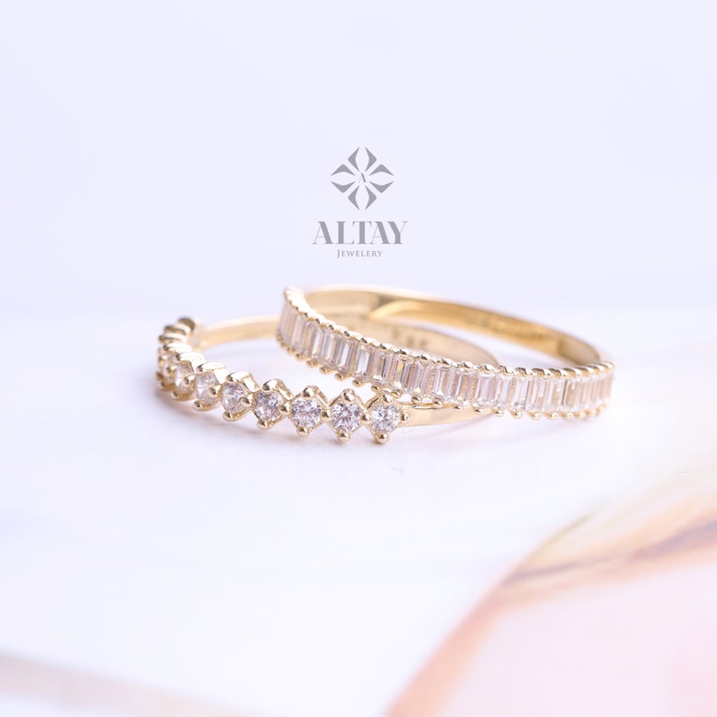 14K Gold Baguette Halb Eternity Ring, CZ Diamant Ehering, Baguette Ehering, Zarte Verlobungsring, Stapeln Versprechen Ring Bild 7