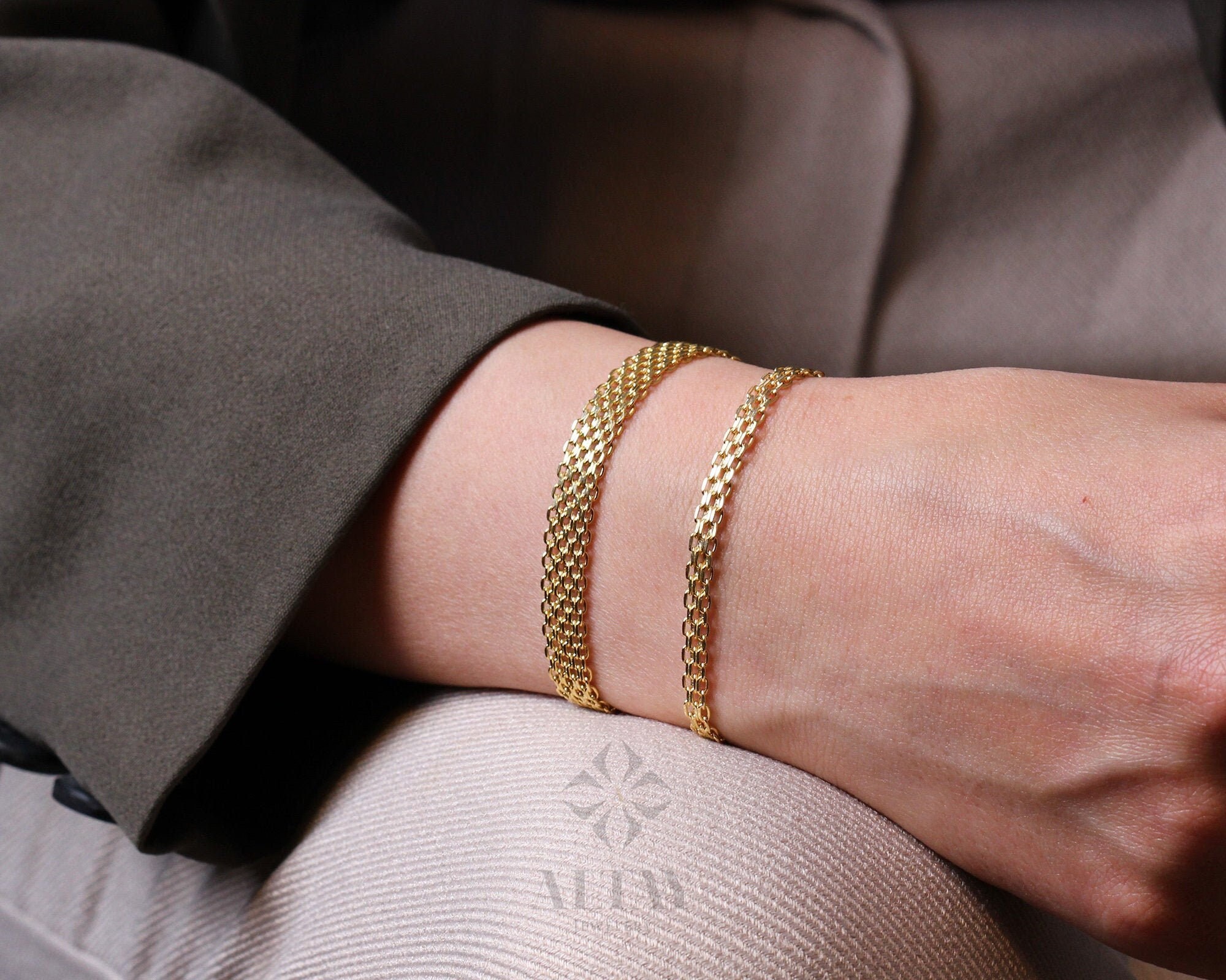14K Gold Bismark Bracelet 4.4 Mm Curb 