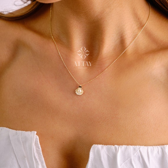 14K Gold Seashell Pearl Necklace, Gold Shell Pendant, Dainty Gold Bridesmaid, Gift For Her, Charm Necklace, Minimal Fashion Summer