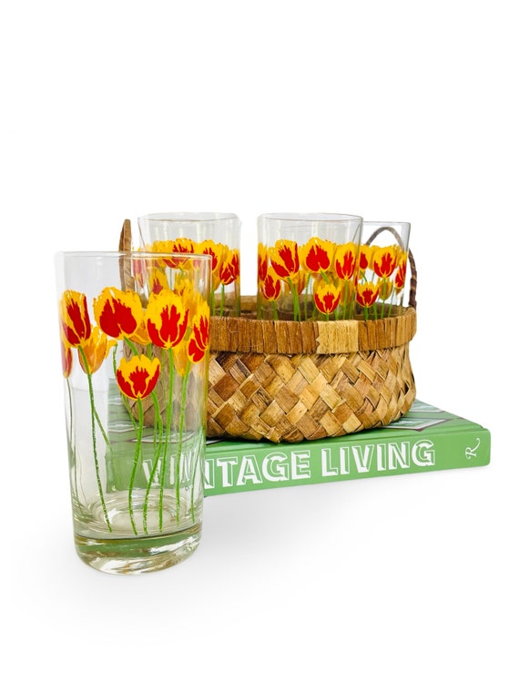 Vintage Jane Lynn Designs Tulip Flower Glasses with a Woven Wicker Basket Carrier