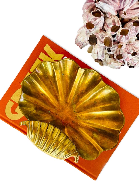 Large Vintage Brass Scallop Shell Dish Catchall