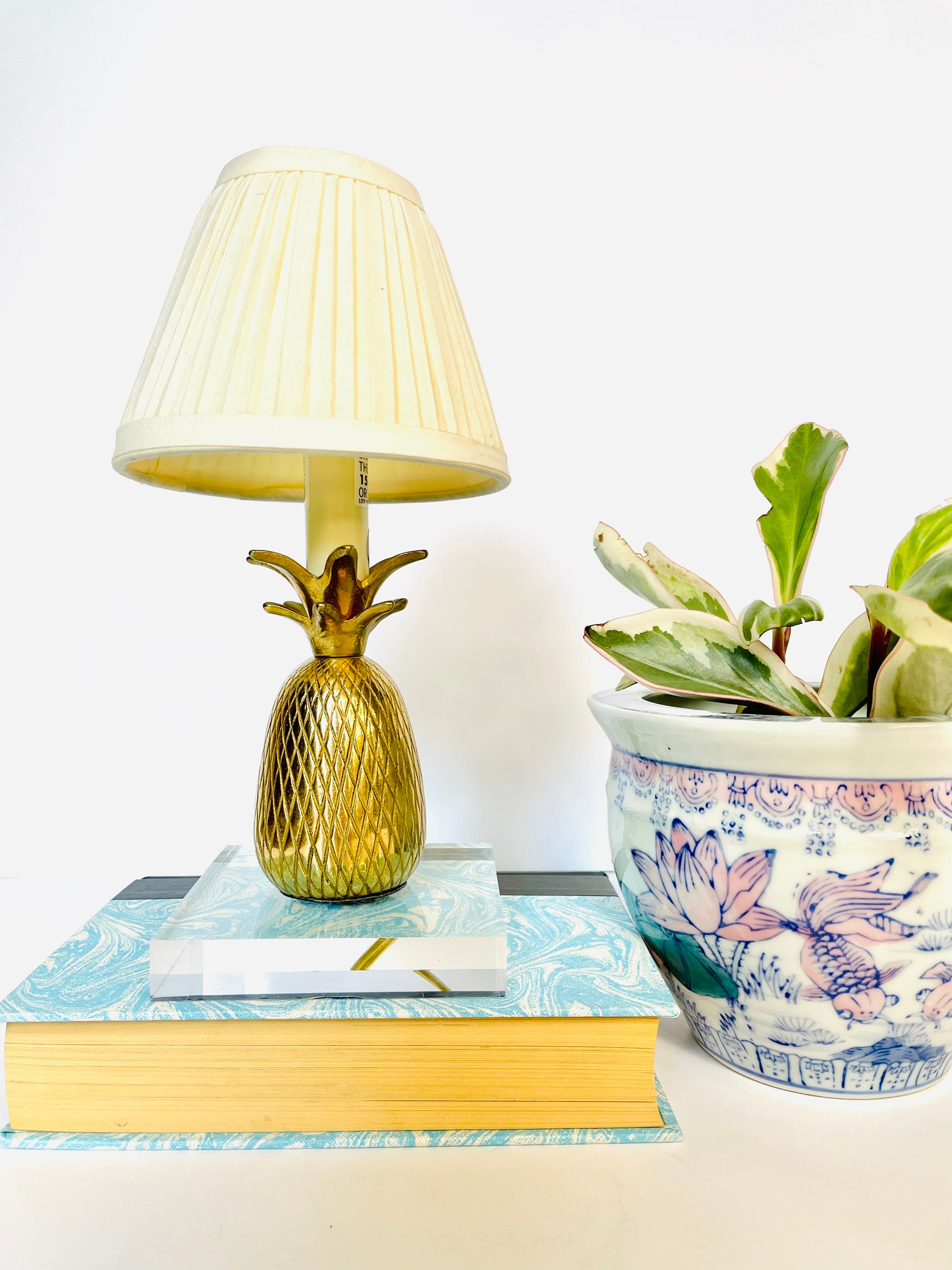 Vintage Hollywood Regency Mid-Century Brass Pineapple Table Top Lamp with  Shade and Acrylic Base