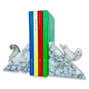 Pair of Vintage Italian Carved Alabaster Parrot Bird Bookends