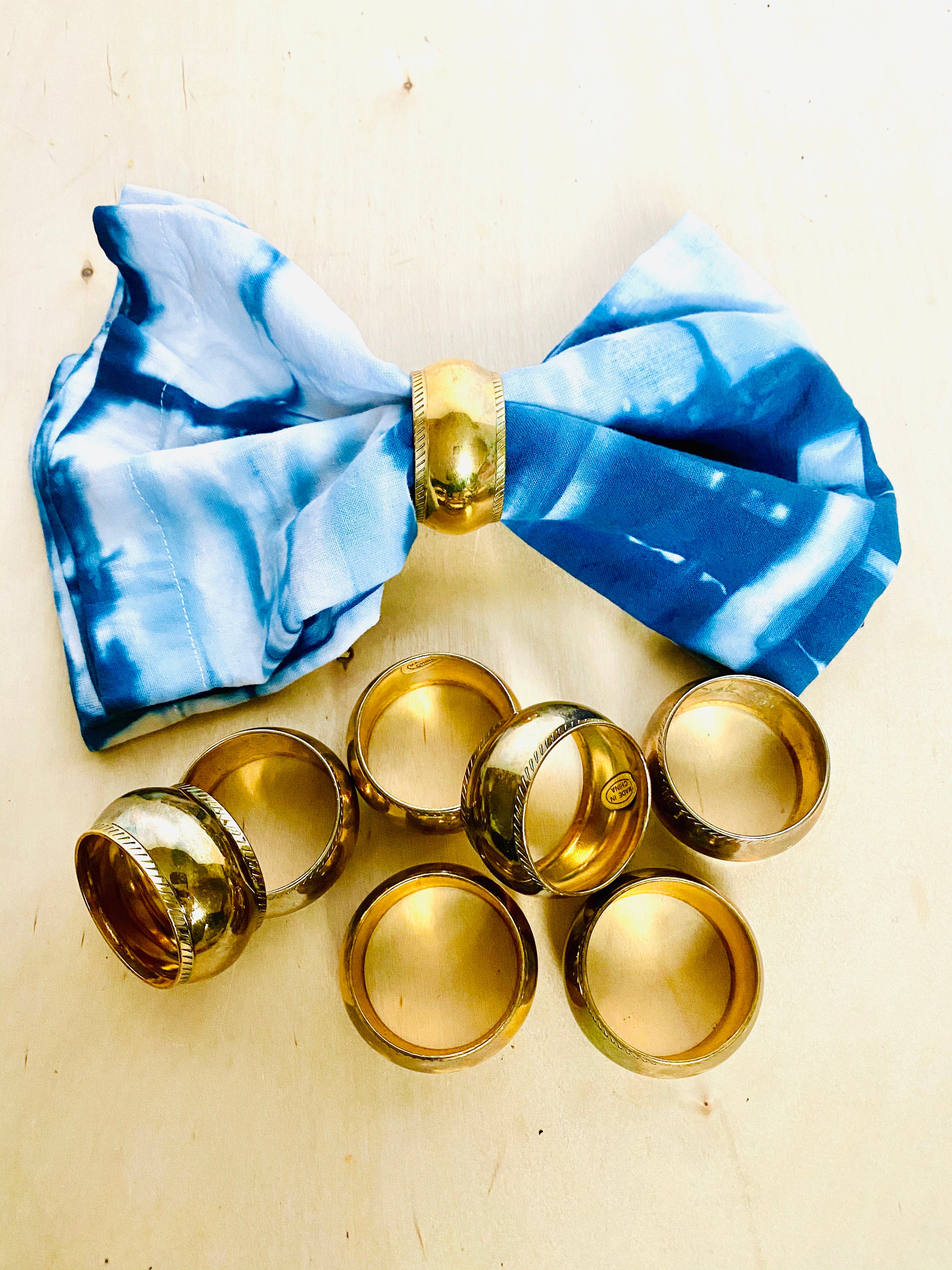 Set of 8 Vintage MidCentury Modern Brass Napkin Rings