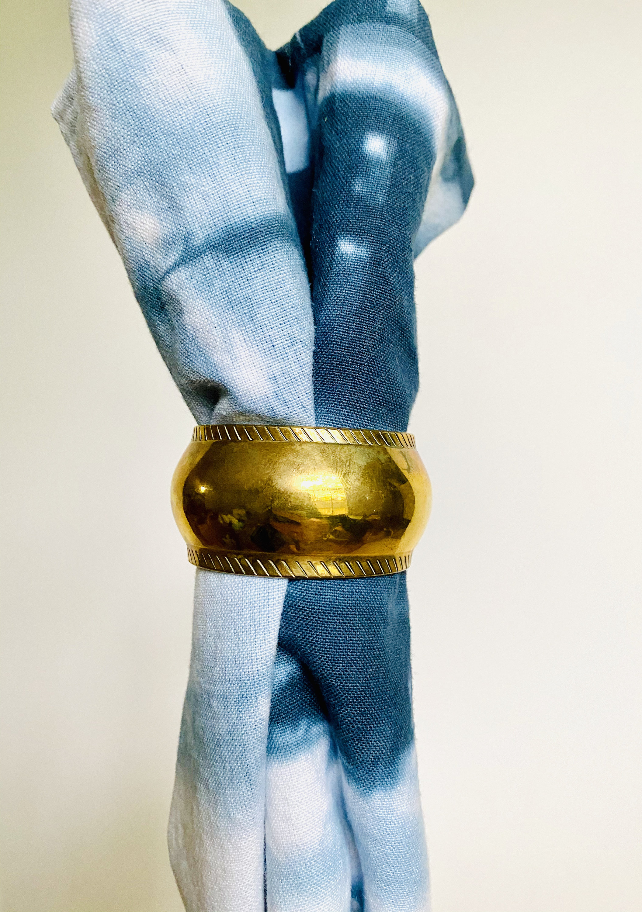 Set of 8 Vintage MidCentury Modern Brass Napkin Rings