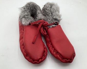 Handmade Red Leather Moccasins – Anishinaabe/Ojibwe Artisan, Size: Large