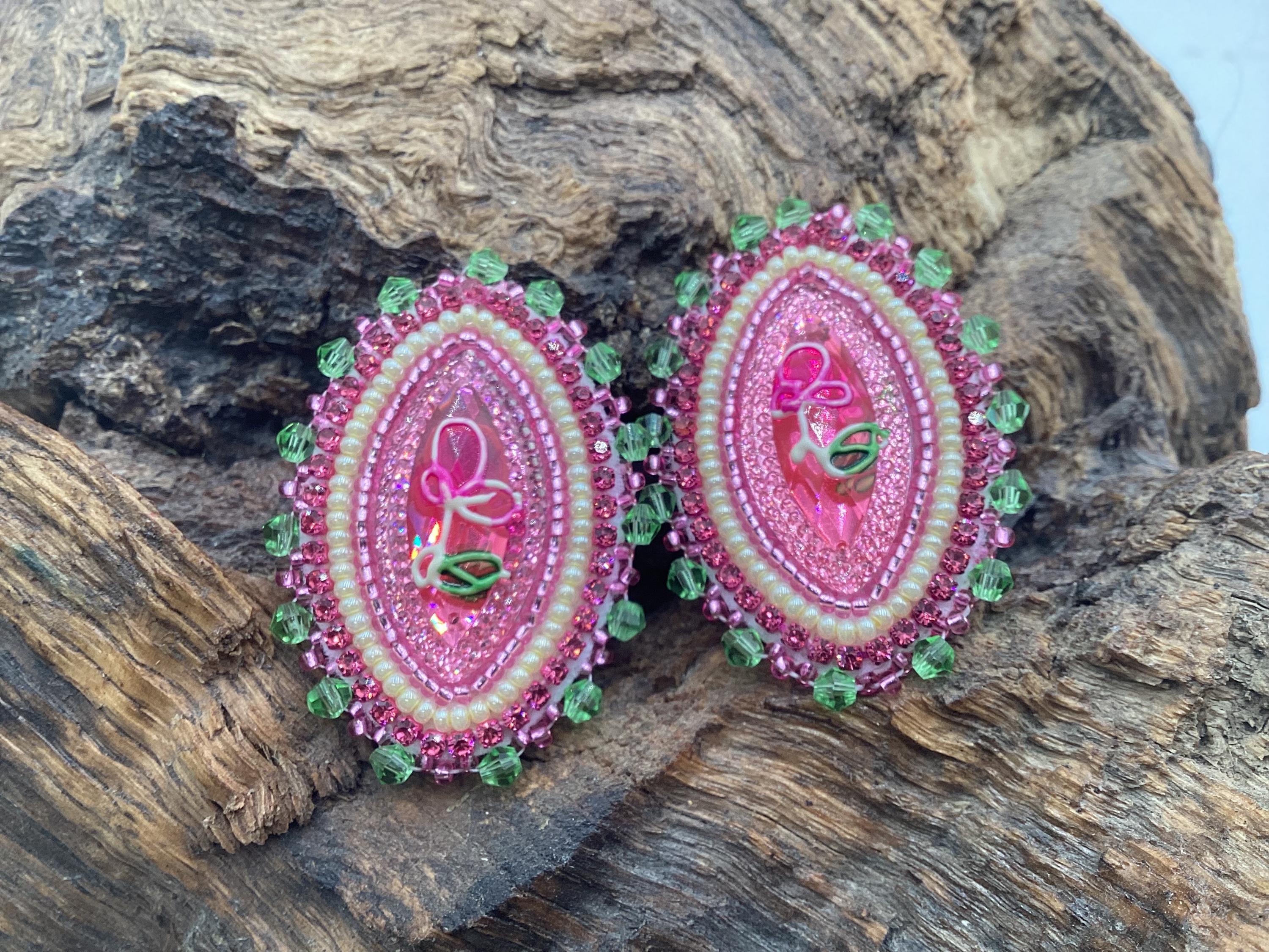 NATIVE AMERICAN OJIBWE HANDMADE 2 in LONG BEADED FEATHER SET PINK Enrolled in Red Cliff Tribe Lake Superior Ojibwe, and I main image 4