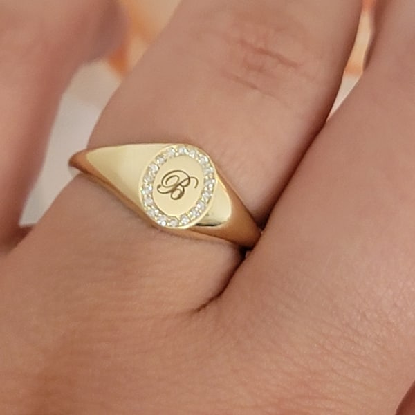 Diamond Oval Pave Signet Ring, 14k Initial Pinky Ring for Women, Dainty Monogram Rings,  Solid Gold Custom Pinky Rings, Personalized ring