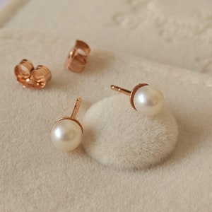 Pearl Stud earrings, 14K Cultured Pearl Studs, Gold freshwater pearl studs, Minimalist pearl earring, Dainty Studs, Everyday Earrings, White