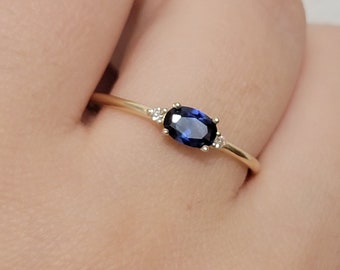 Oval Cut Blauer Saphir und Diamant Verlobungsring, 14K Vintage Solitär Saphir Ring, Drei Stein Verlobungsring, Jahrestag Geschenk