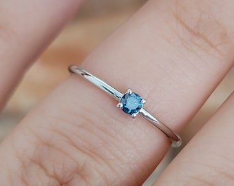 Zierlicher 14k Weißgold-Blau-Diamant-Solitärring, Versprechensring