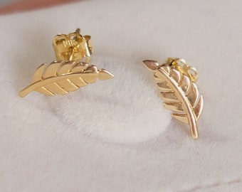 Leaf Earrings, Gold Stud Earrings, Gold Leaf Earrings, Dainty Earrings, Minimalist Earrings, Gift for Her, Small Leaf Earrings