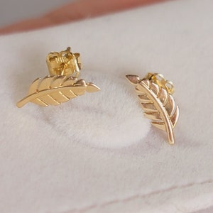 Leaf Earrings, Gold Stud Earrings, Gold Leaf Earrings, Dainty Earrings, Minimalist Earrings, Gift for Her, Small Leaf Earrings