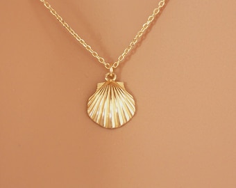14k Gold Sea Shell Charm Necklace, Gold Shell Pendant, Women Dainty Everyday Necklace, Delicate Shell Necklace, Dainty Sea Lover Gift