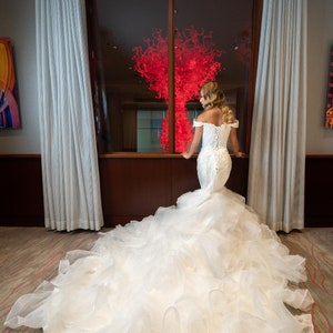 Organza mermaid wedding dress with ruffled skirt hot sale