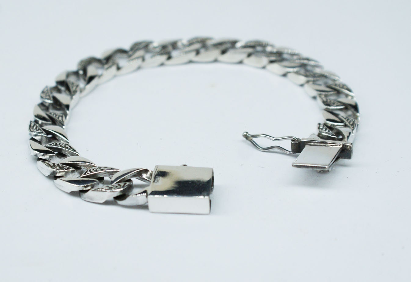 Mens Curb Close Link Bracelet - Sterling Silver 5.5mm