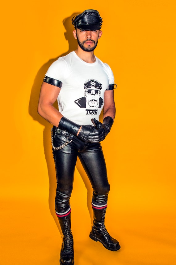 Tom of Finland Leather Dude T Shirt gay pantalones de cuero cuero papa Etsy Mexico