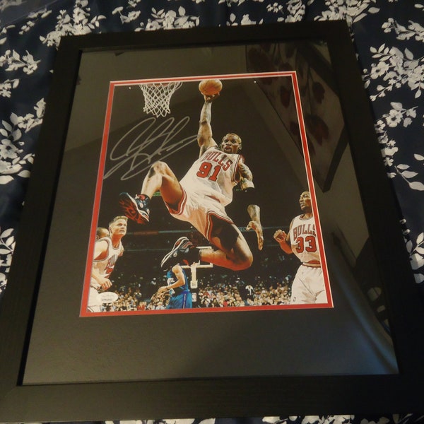 Dennis Rodman Authentic Autographed 11x14 Photo Chicago Bulls
